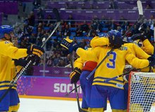 Первым финалистом хоккейного турнира стала сборная Швеции